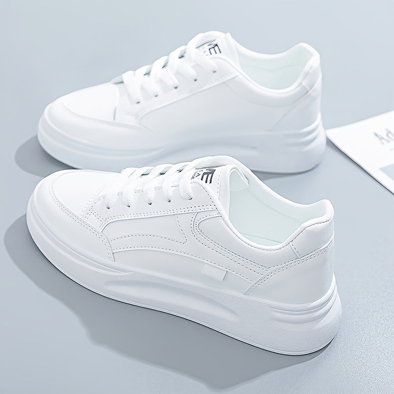 Chice weiße Sneakers mit leichtem Komfort