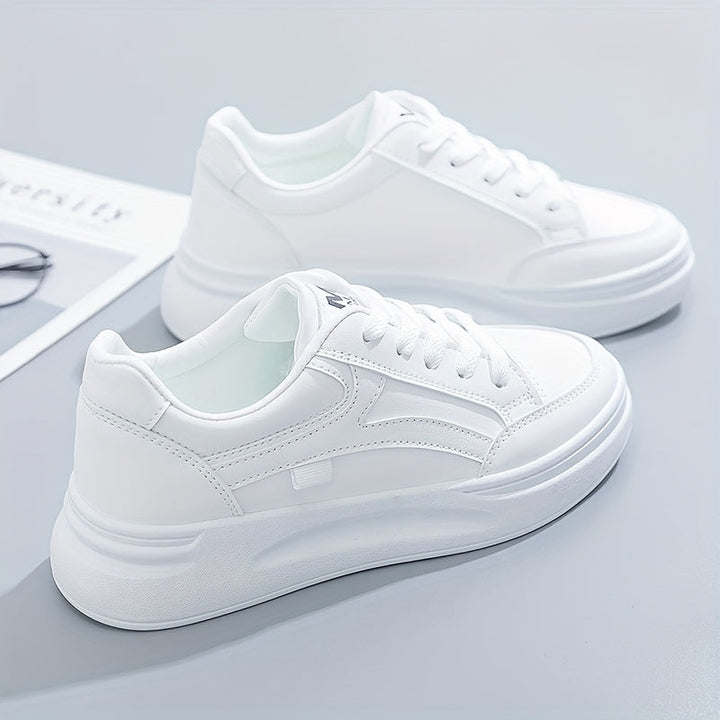 Chice weiße Sneakers mit leichtem Komfort