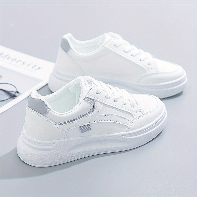 Chice weiße Sneakers mit leichtem Komfort